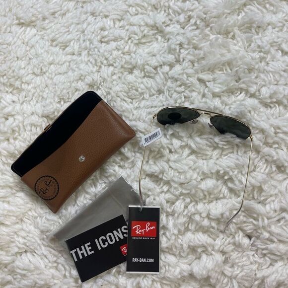Ray Ban Classic Aviator Black & Gold Sunglasses - Picture 9 of 9